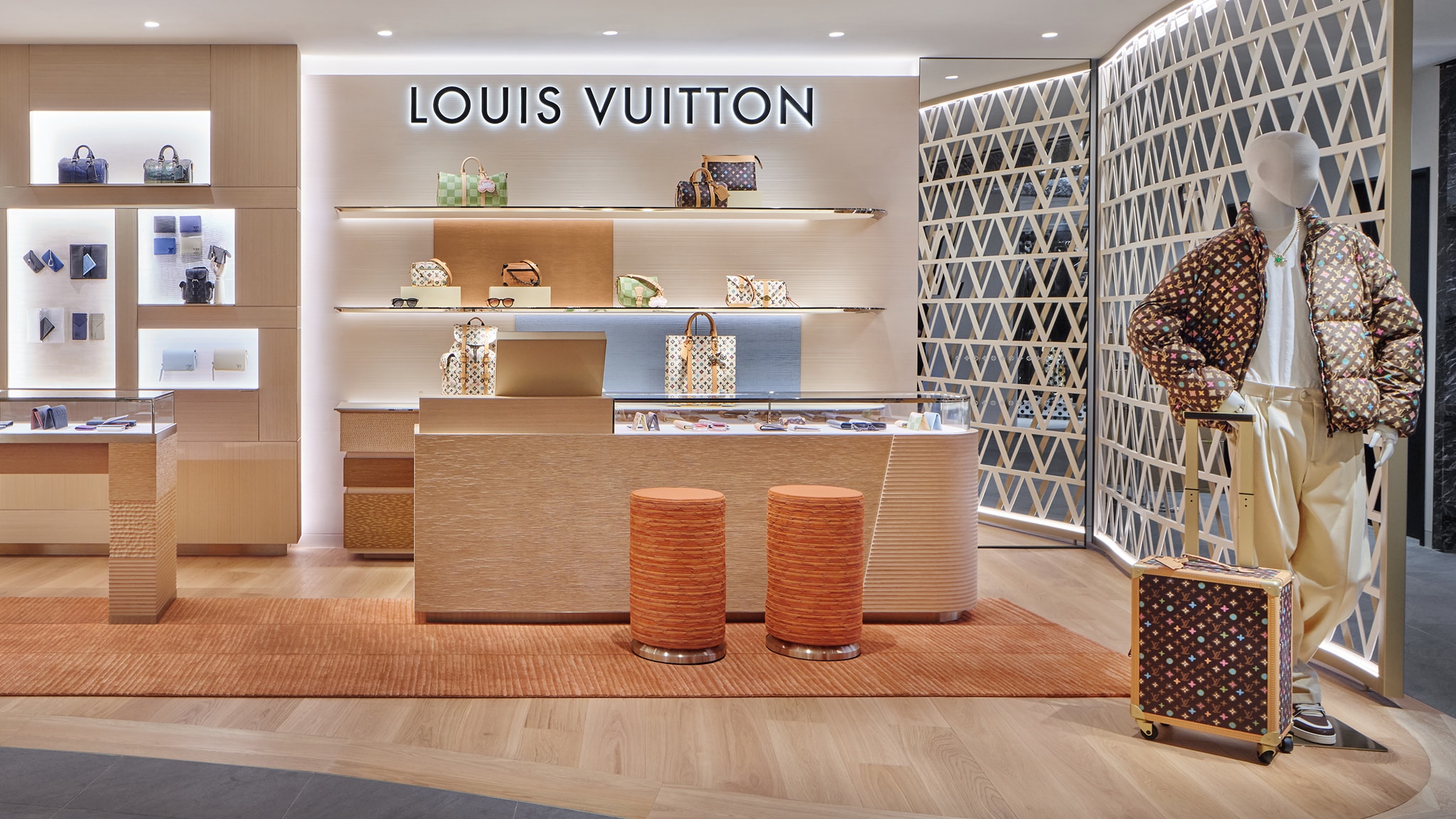 Louis Vuitton 伊勢丹限定ボストンバッグ 4/14までの販売⚠️ StFi_Store_IsetanMens_1_DI3