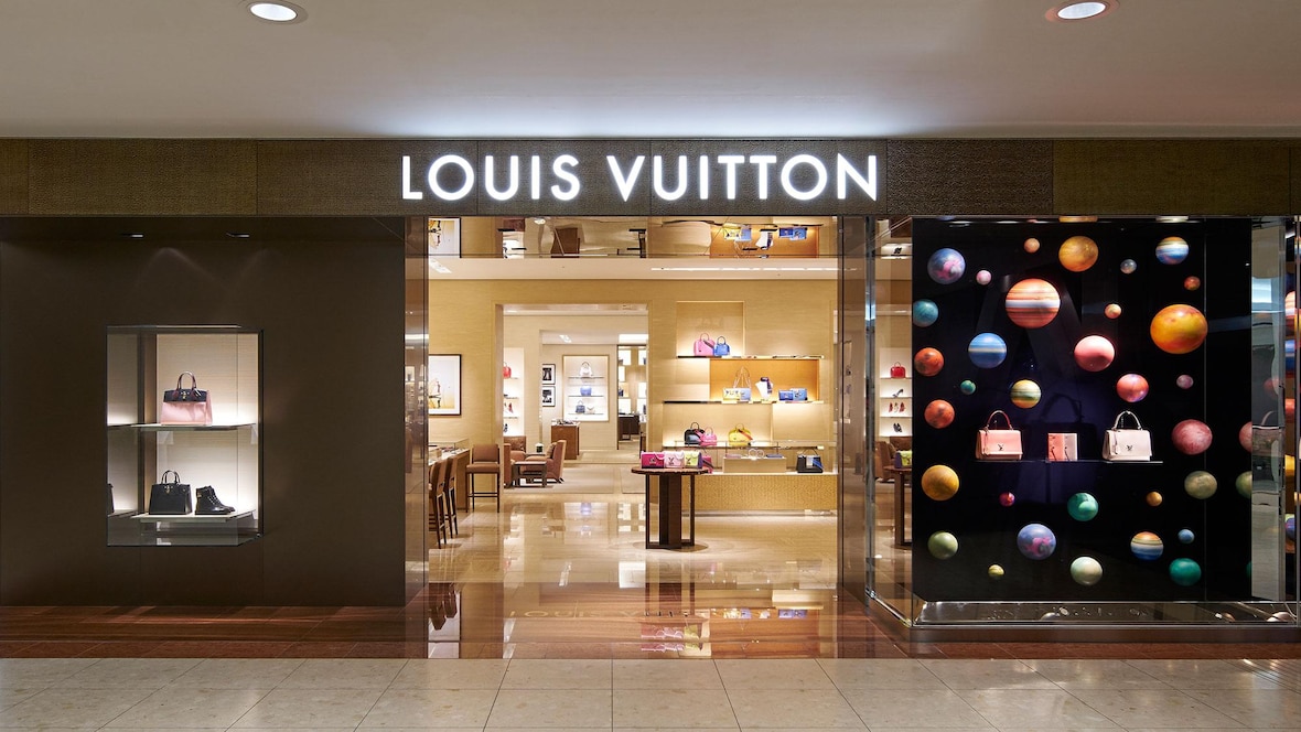 Louis Vuitton Jakarta Plaza Indonesia Butik di Jakarta, Indonesia ...