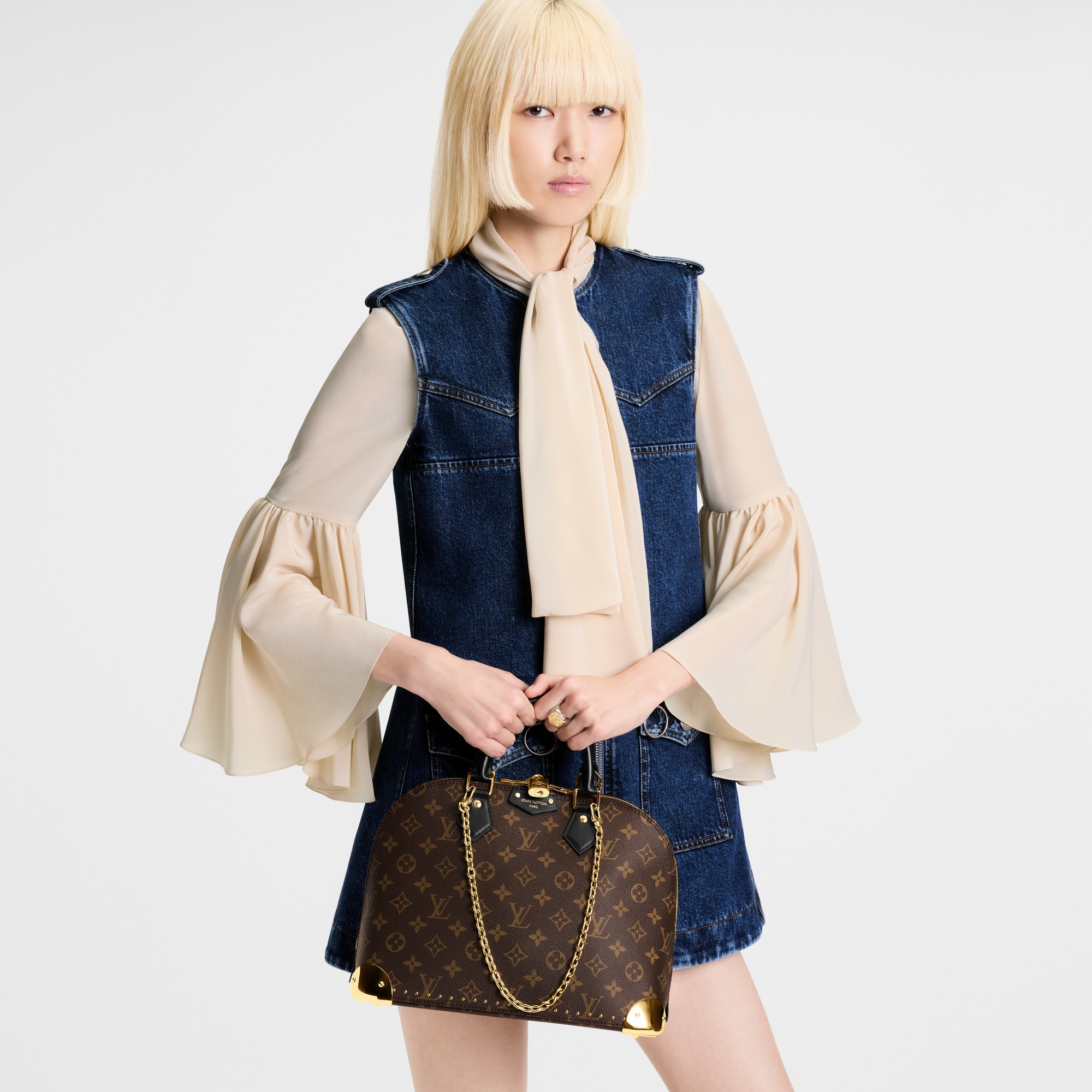 Alma Trunk PM Monogram in Tas dan Aksesori Kulit