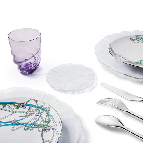 Asnieres Set Of 2 Presentation Plates ambiance view