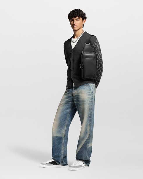 Avenue Slingbag NM Taiga Leather in Pria's Tas All Collections collections by Louis Vuitton