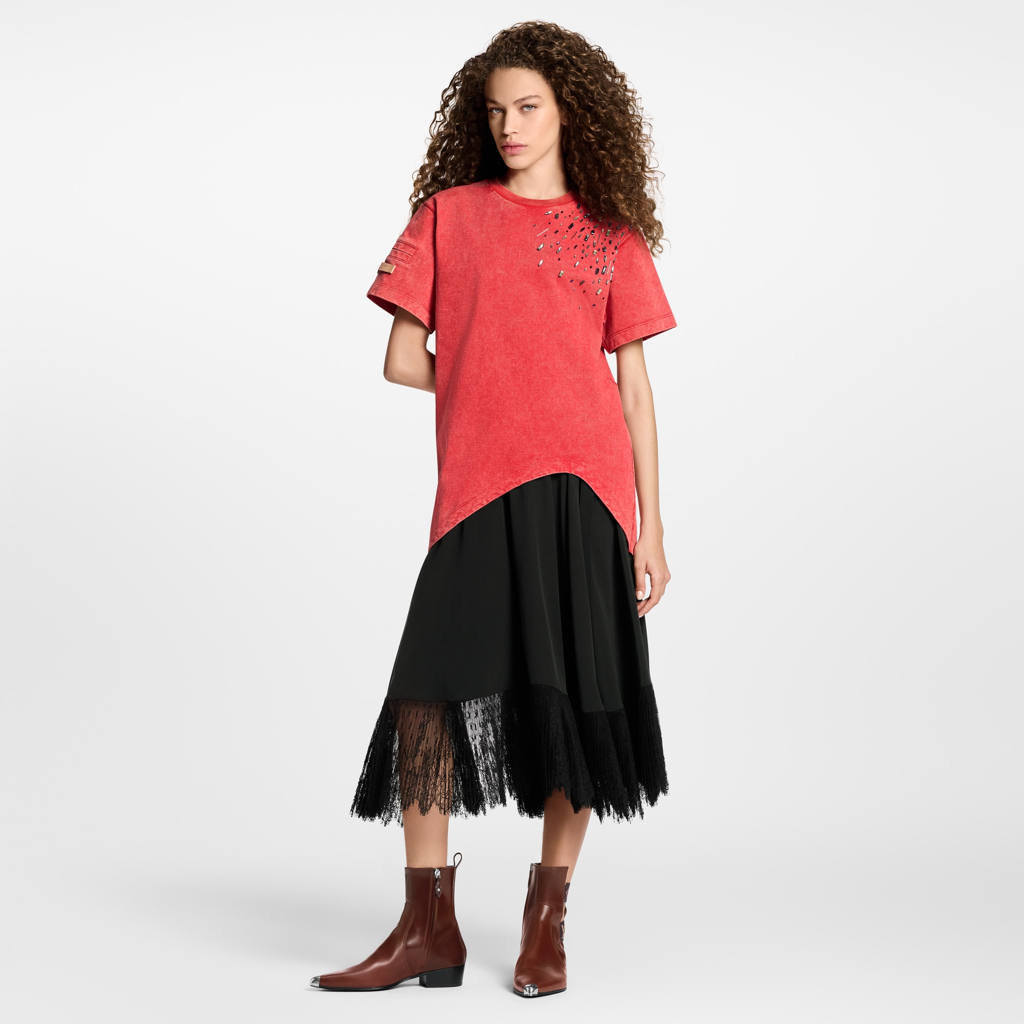 Bead Accent Curve Hem T-Shirt  in Wanita