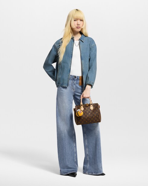 Bee LV Crochet Bag Charm S00 in Wanita's Aksesori Gantungan Kunci dan Tas collections by Louis Vuitton