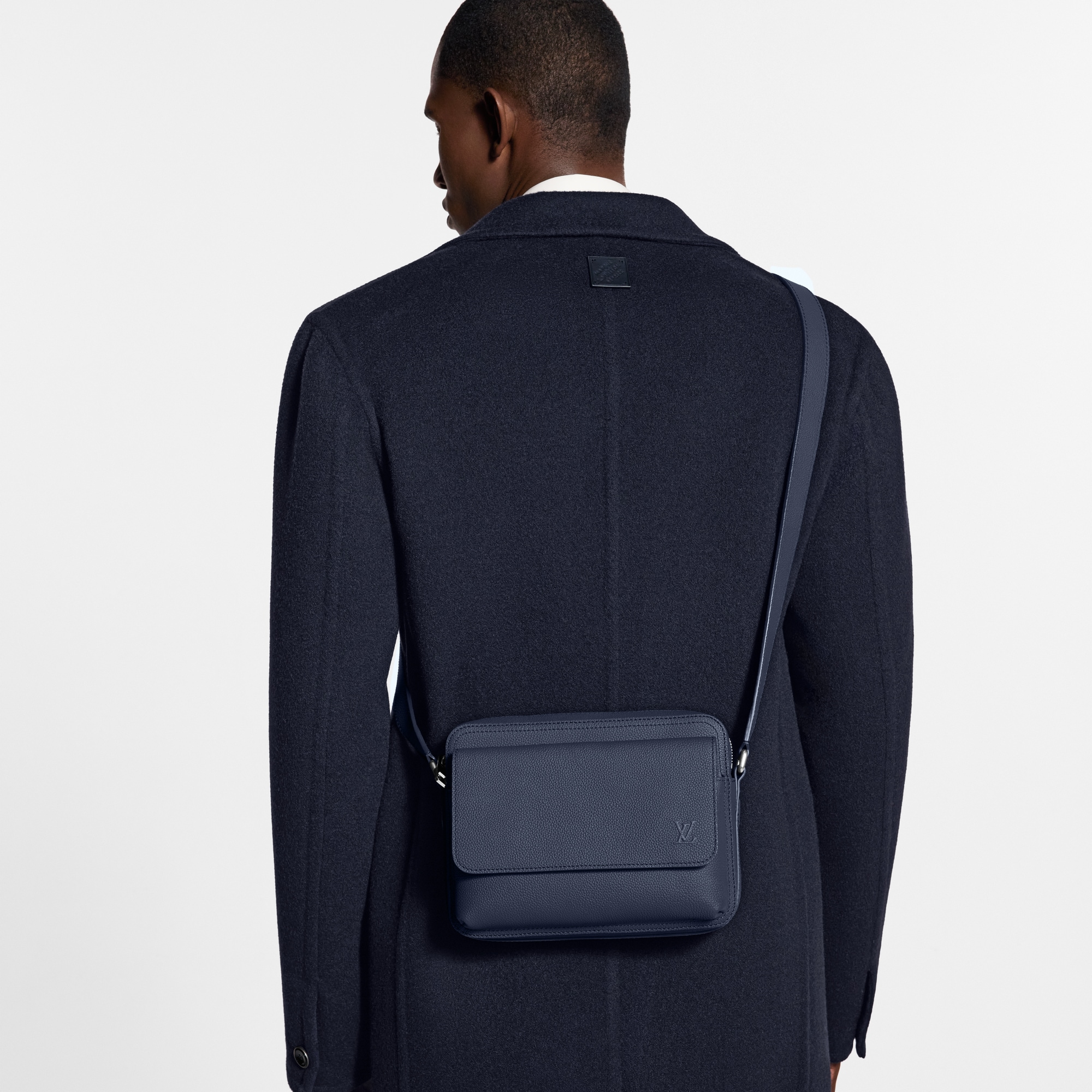 Boarding Messenger LV Aerogram in Tas dan Aksesori Kulit