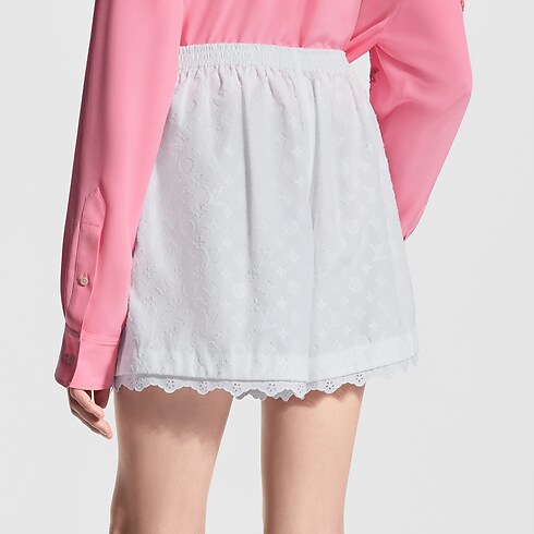 Broderie Trim Shorts in Wanita's Pakaian Rok dan Celana Pendek collections by Louis Vuitton (Perbesar produk)