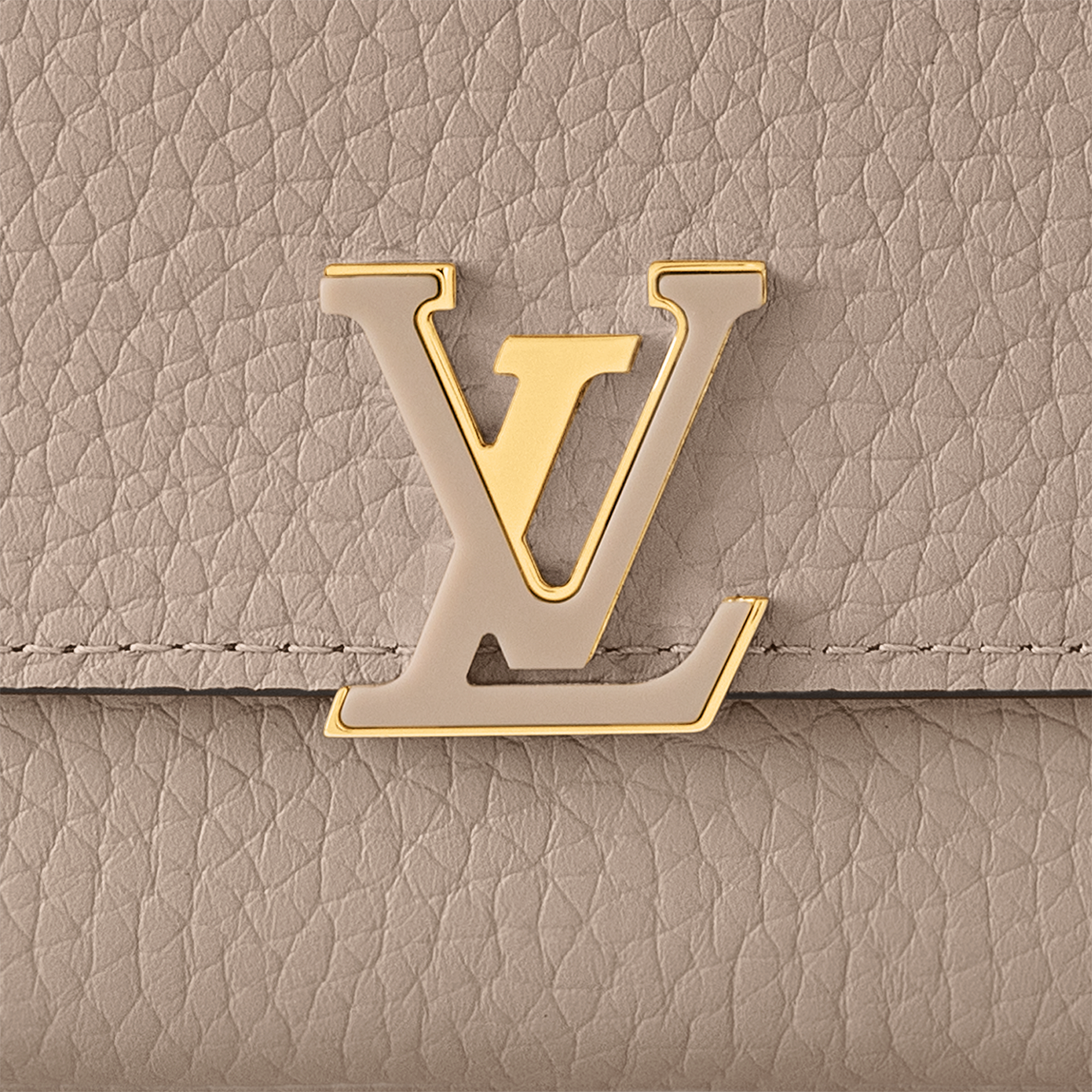 Capucines Compact Wallet Capucines in Wanita