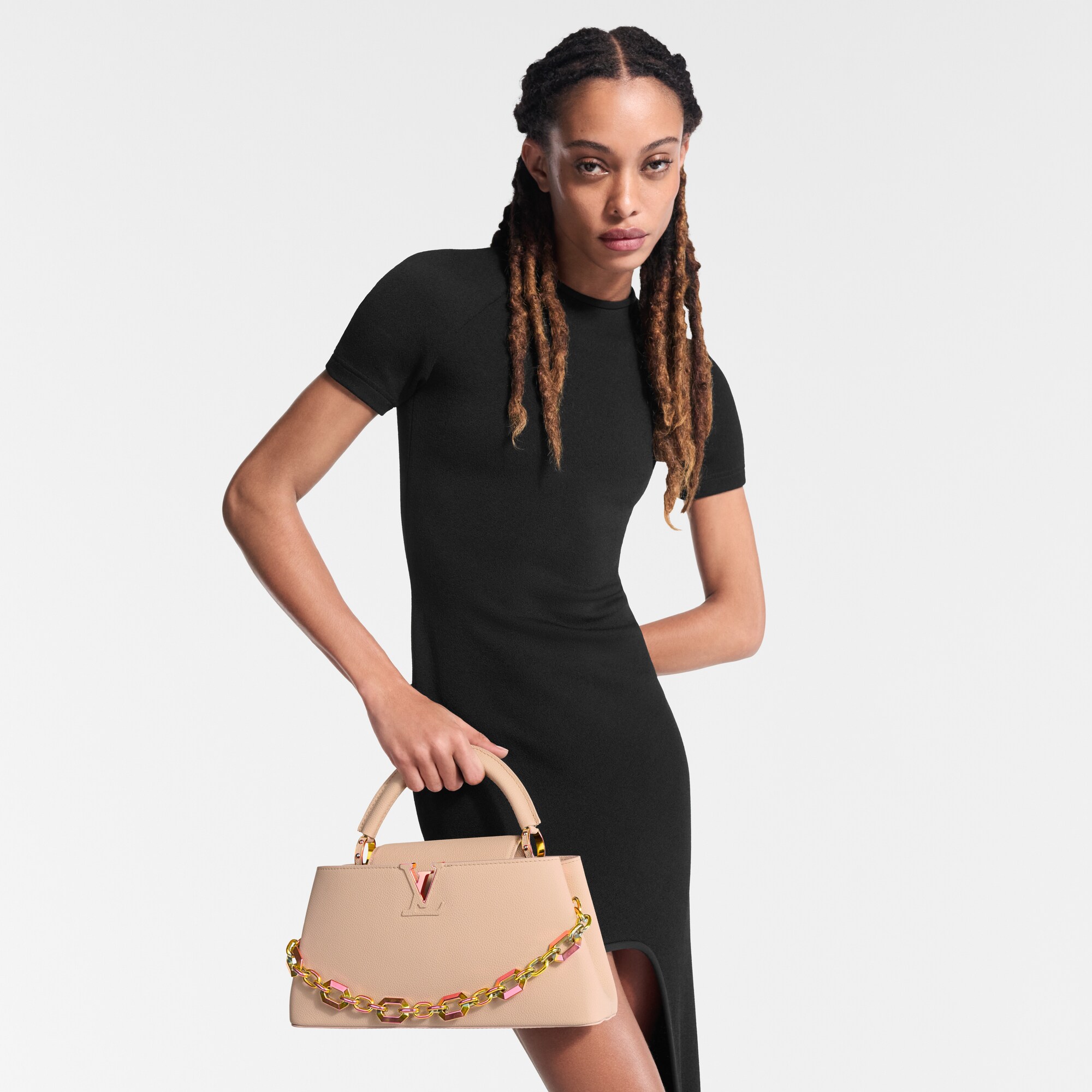 Capucines East-West MM Capucines in Women