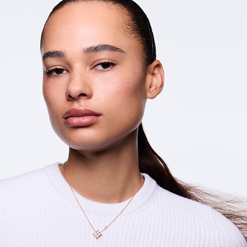 Color Blossom BB Star Pendant, Pink Gold, Pink Mother-of-Pearl and Diamond in Jewelry's Categories All Fine Jewelry collections by Louis Vuitton (Product zoom)