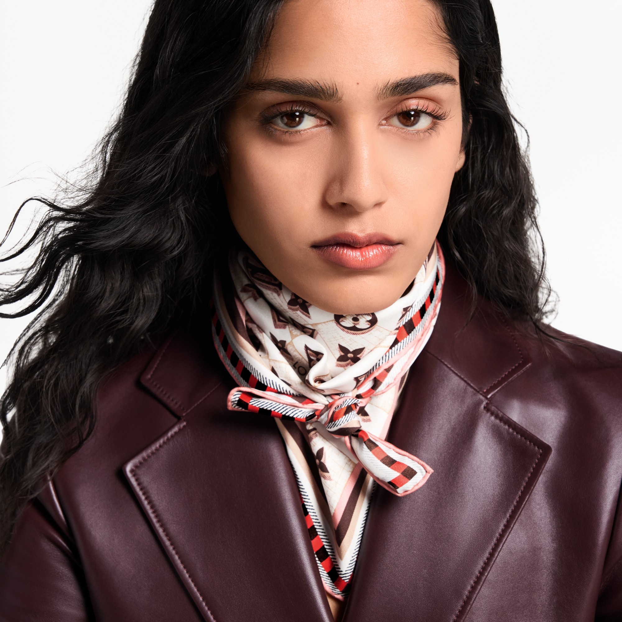 Damiergram Square 70 S00 in Wanita