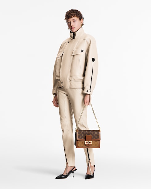 กระเป๋ารุ่น Dauphine MM Monogram แคนวาสประเภทอื่น in ผู้หญิง's กระเป๋าถือ กระเป๋าถือสำหรับผู้หญิง collections by Louis Vuitton