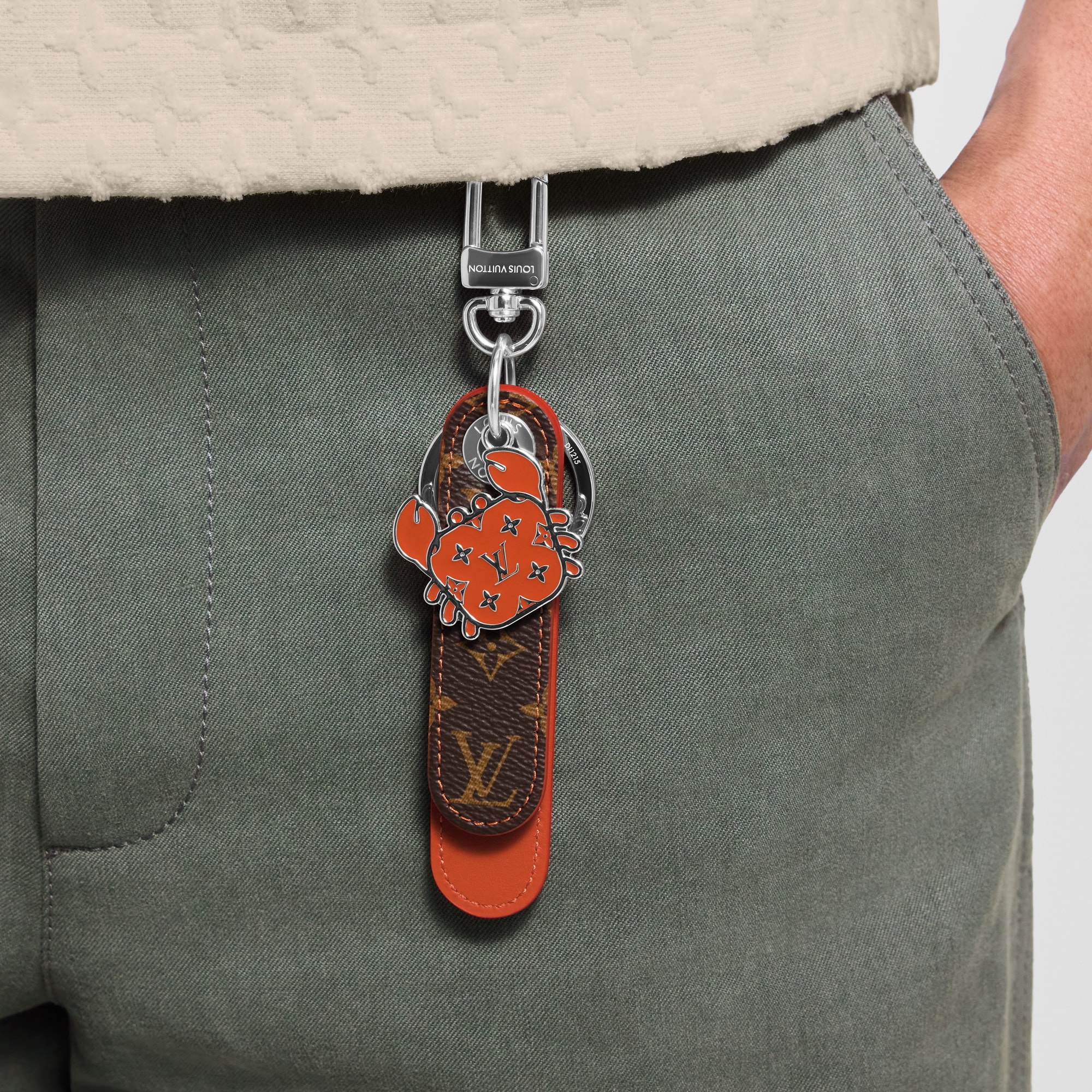 Dragonne Tab Key Holder and Bag Charm S00 in Pria