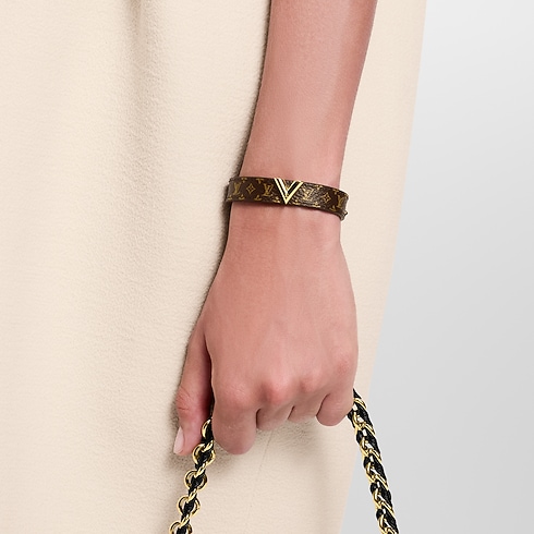 Essential V Bracelet cropped worn view