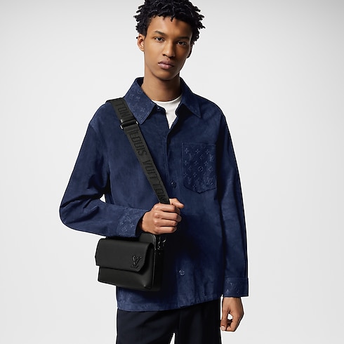 Fastline Messenger LV Aerogram in Bags and Small Leather Goods's Men Bags Newness collections by Louis Vuitton (Product zoom)