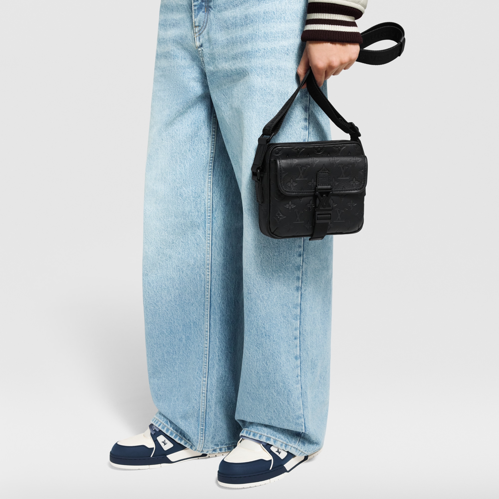 Getaway Messenger Monogram Shadow Leather in Tas dan Aksesori Kulit