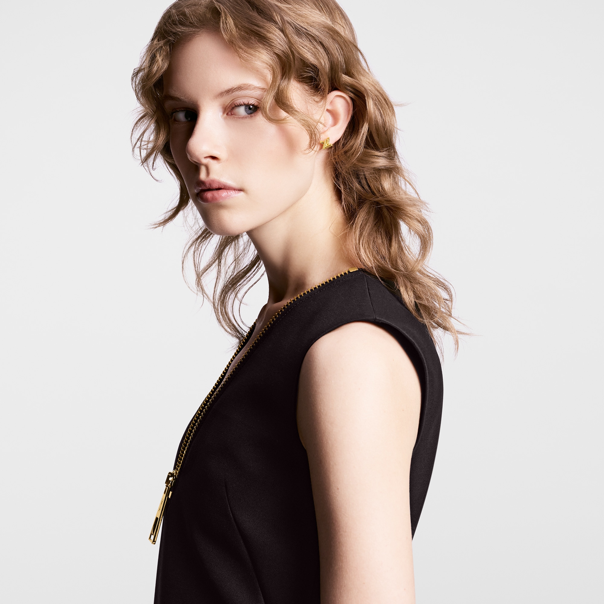 GO-14 Earrings S00 in Wanita