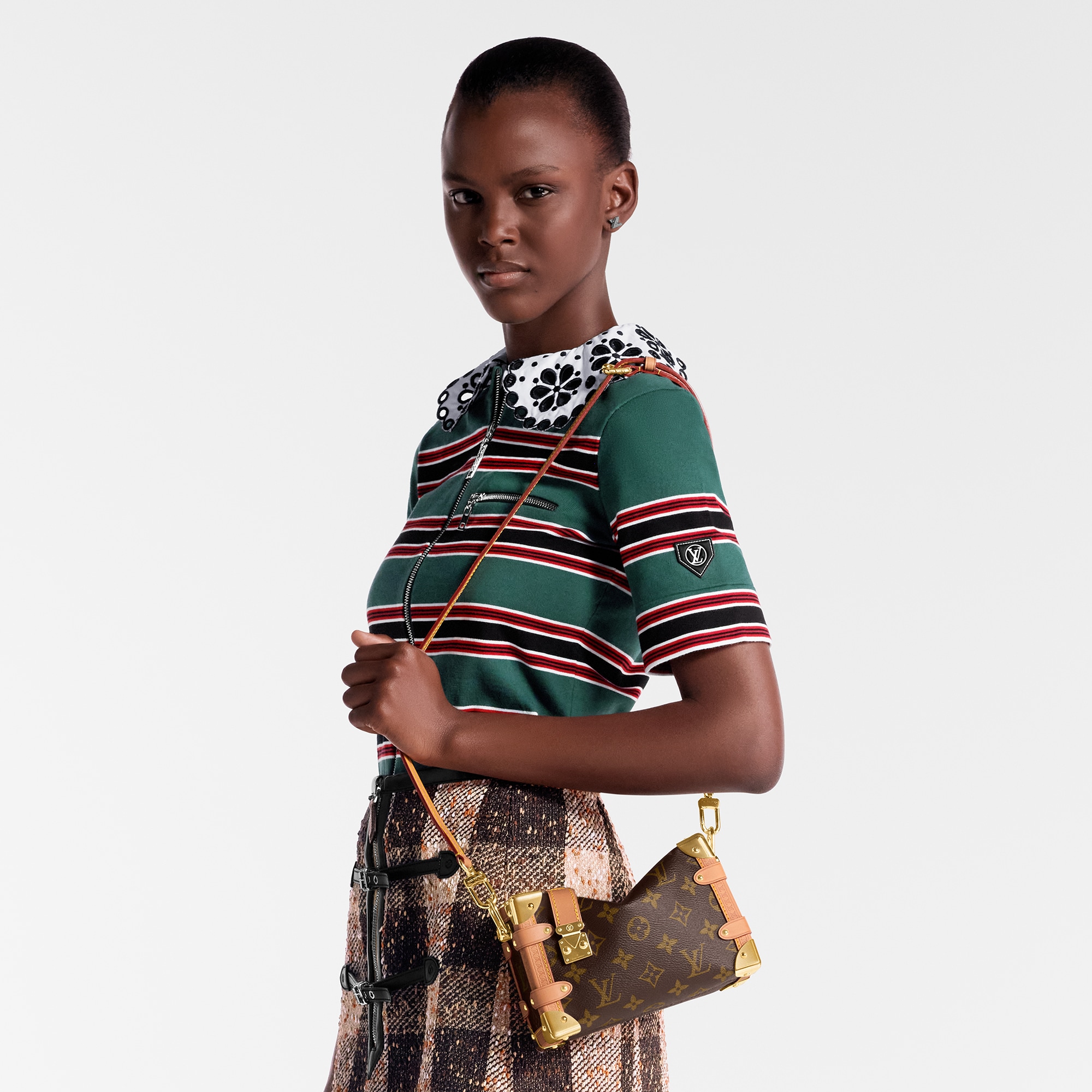 GO-14 Earrings S00 in Wanita