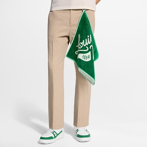 Golf Towel S00 in Trunks, Travel and Home's Sport and Games } collections by Louis Vuitton (Perbesar produk)