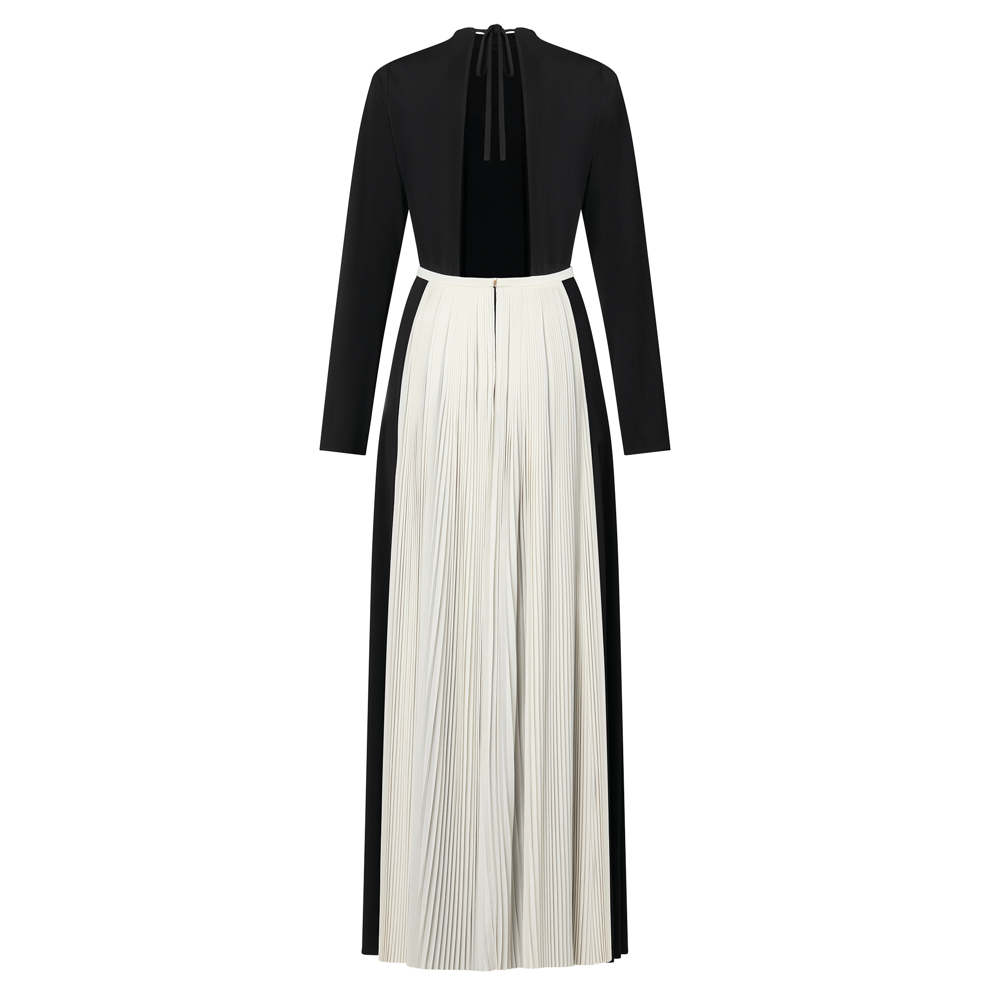 Graphic Pleated Accent Gown  in Wanita