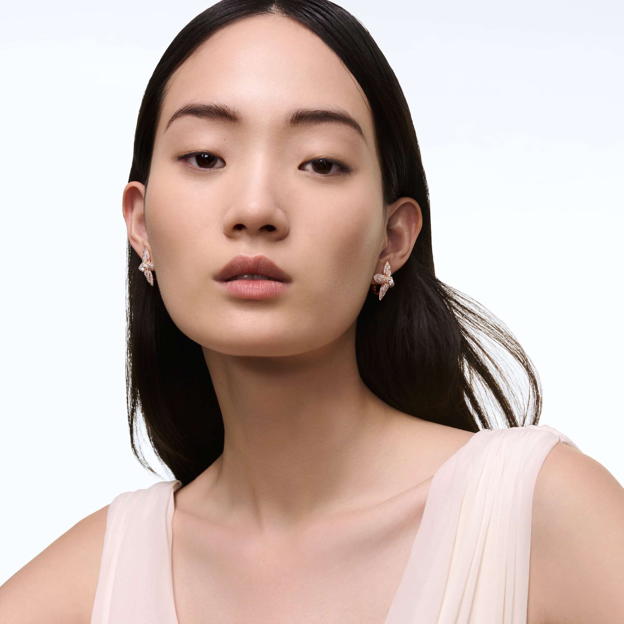 Idylle Blossom Earrings, Pink Gold and Diamonds  in Les Extraordinaires