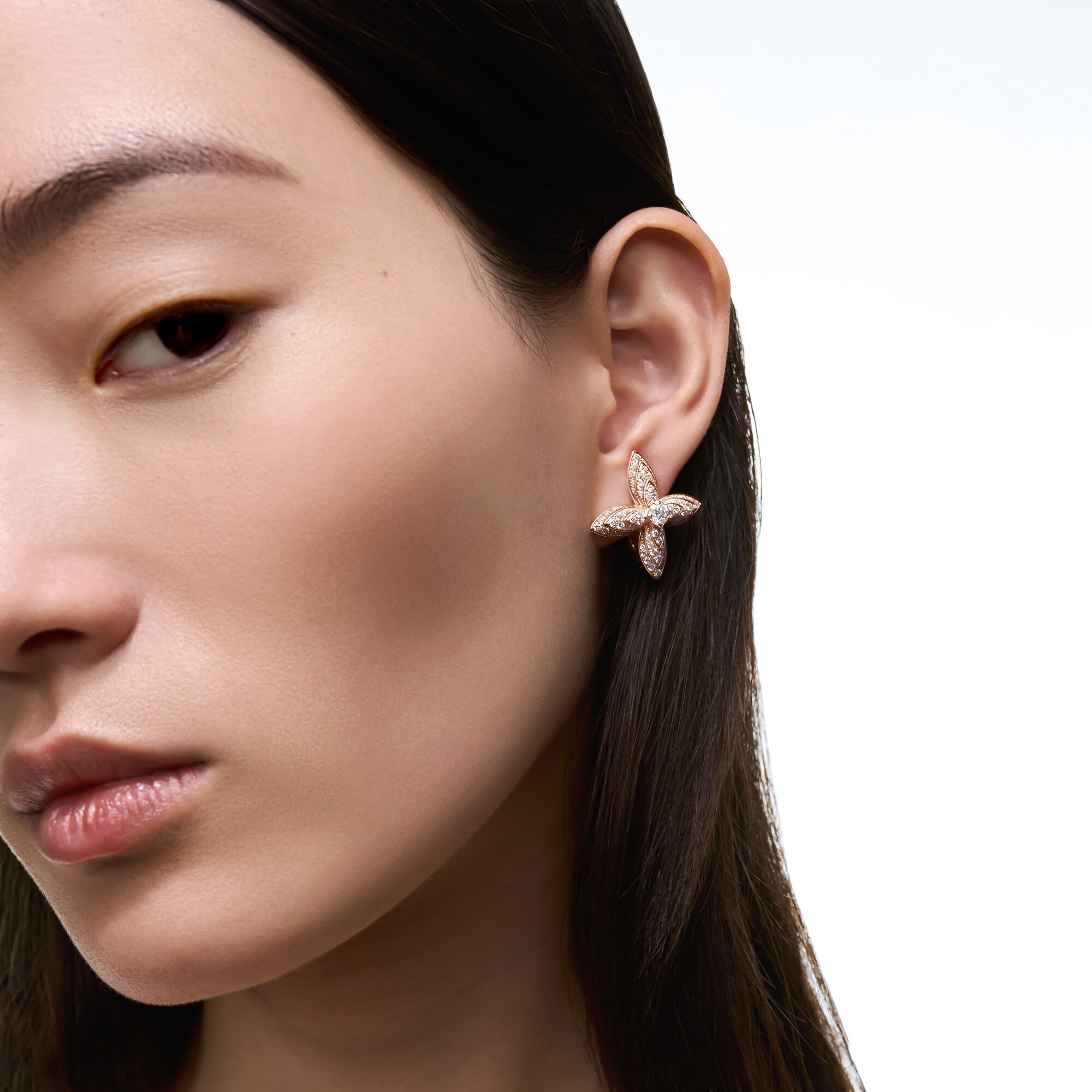 Idylle Blossom Earrings, Pink Gold and Diamonds  in Les Extraordinaires