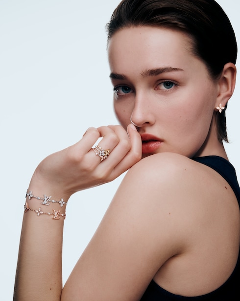 Idylle Blossom Multi-Motif Bracelet, White Gold and Diamonds in Perhiasan's Kategori Gelang collections by Louis Vuitton