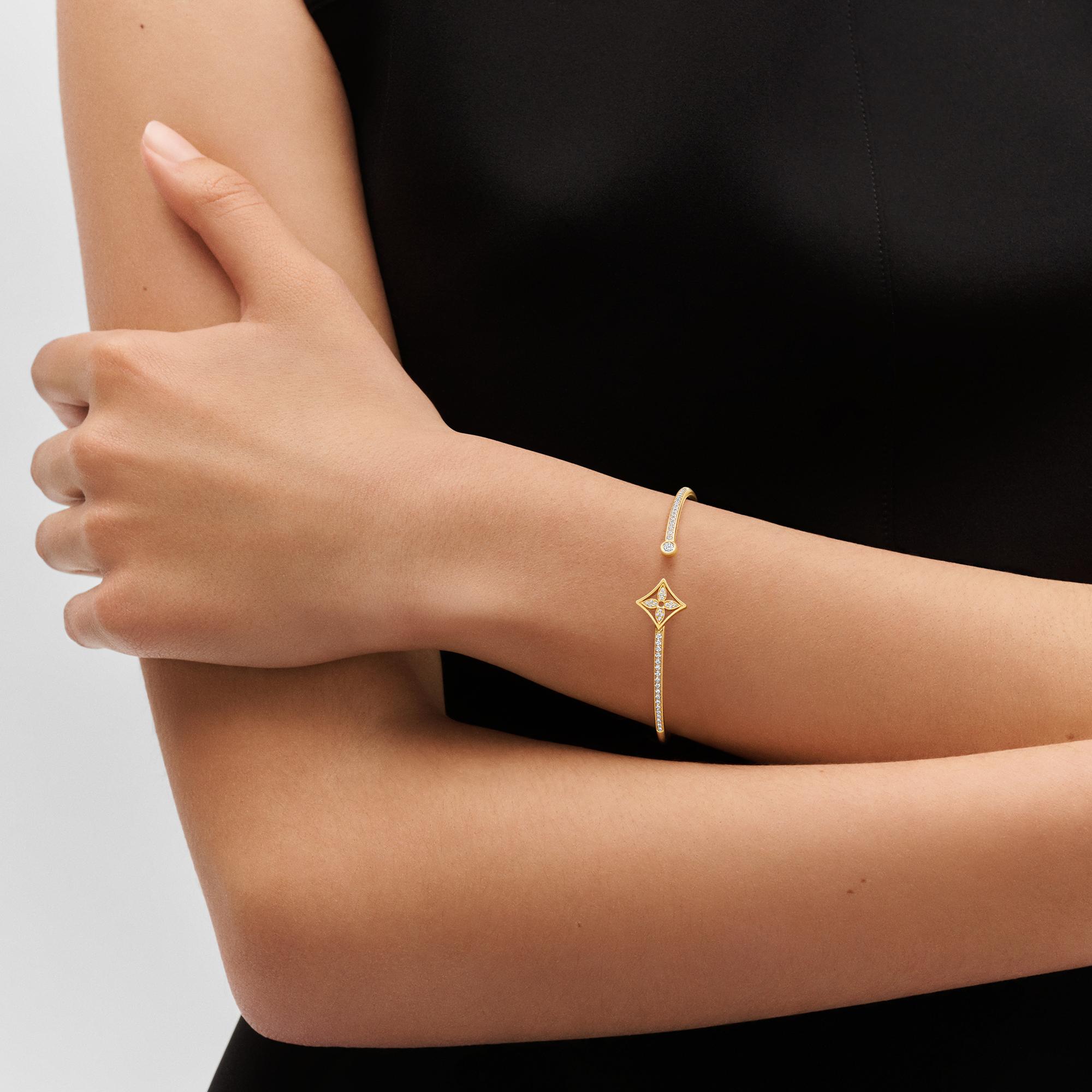 Idylle Blossom Twist Bracelet, Yellow Gold And Diamonds  in Perhiasan