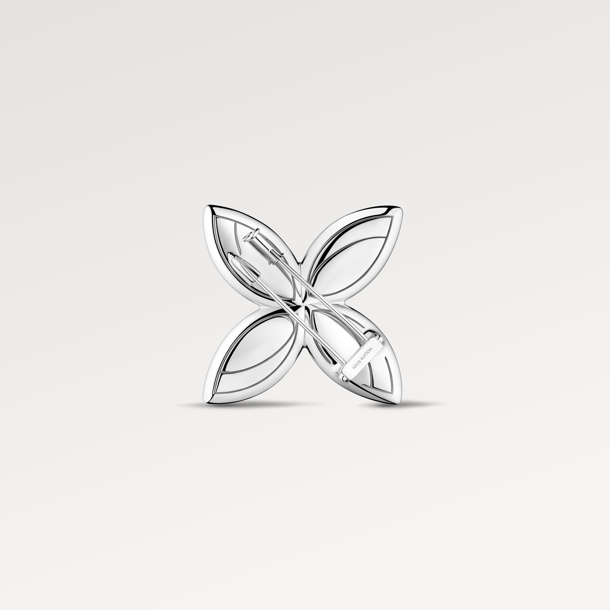 Idylle Brooch, White Gold & Diamonds  in Les Extraordinaires