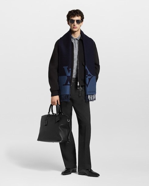 Lock It MM 其他皮革 in 男士's 皮件系列 All Collections collections by Louis Vuitton