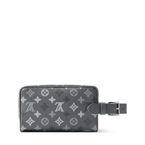 Locker Dopp Kit Monogram Shadow in Pria's Travel Travel Accessories collections by Louis Vuitton (Perbesar produk)