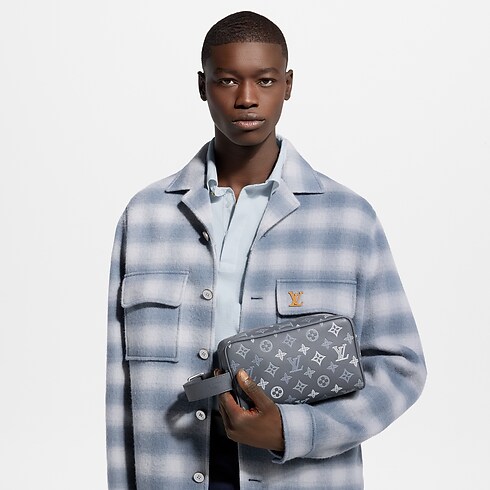 Locker Dopp Kit Monogram Shadow in Pria's Travel Travel Accessories collections by Louis Vuitton (Perbesar produk)