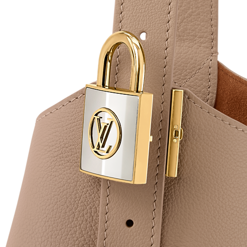 Low Key Hobo PM H33 in Wanita's Tas Tangan Tas Tangan Untuk Wanita collections by Louis Vuitton (Perbesar produk)