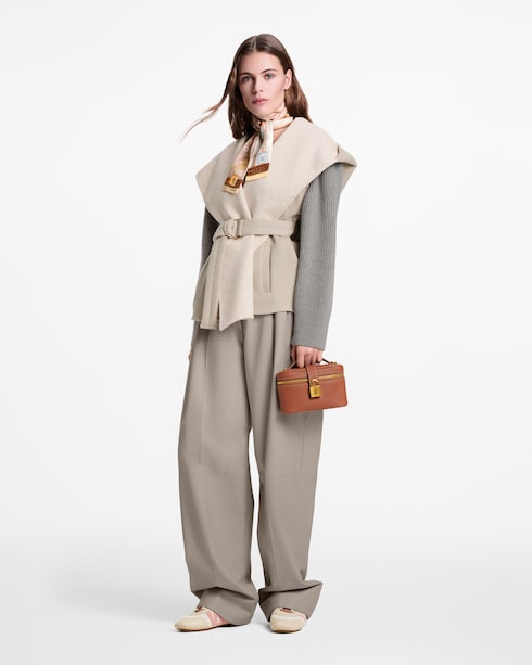 Low Key Vanity Pouch in Wanita's Dompet dan Aksesori Kulit Wallet on Chain dan Tas Mikro collections by Louis Vuitton