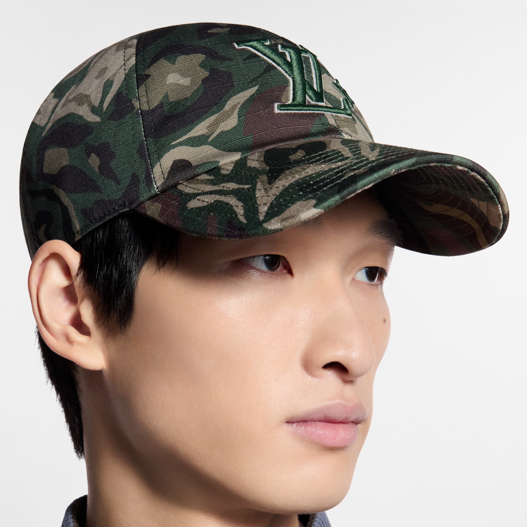 LV Camo Cap S00 in Pria