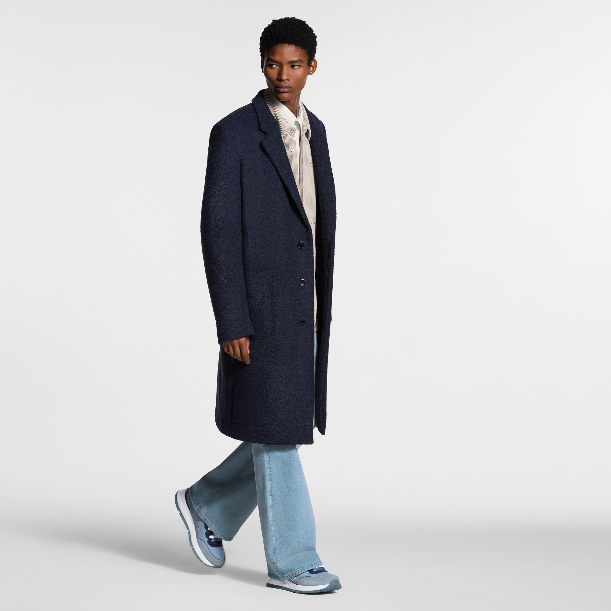 LV Classic Sneaker  in Pria