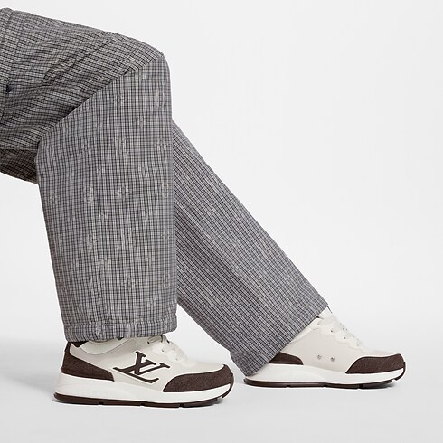 LV Classic Sneaker in Pria's Sepatu Sneakers collections by Louis Vuitton (Perbesar produk)