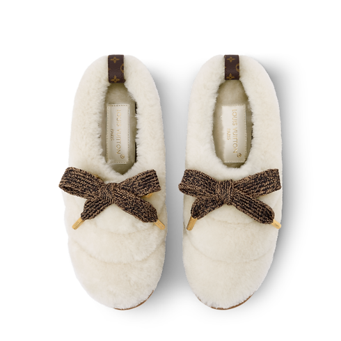 LV Cloud Flat Comfort Clog in Wanita's Sepatu Mules collections by Louis Vuitton (Perbesar produk)