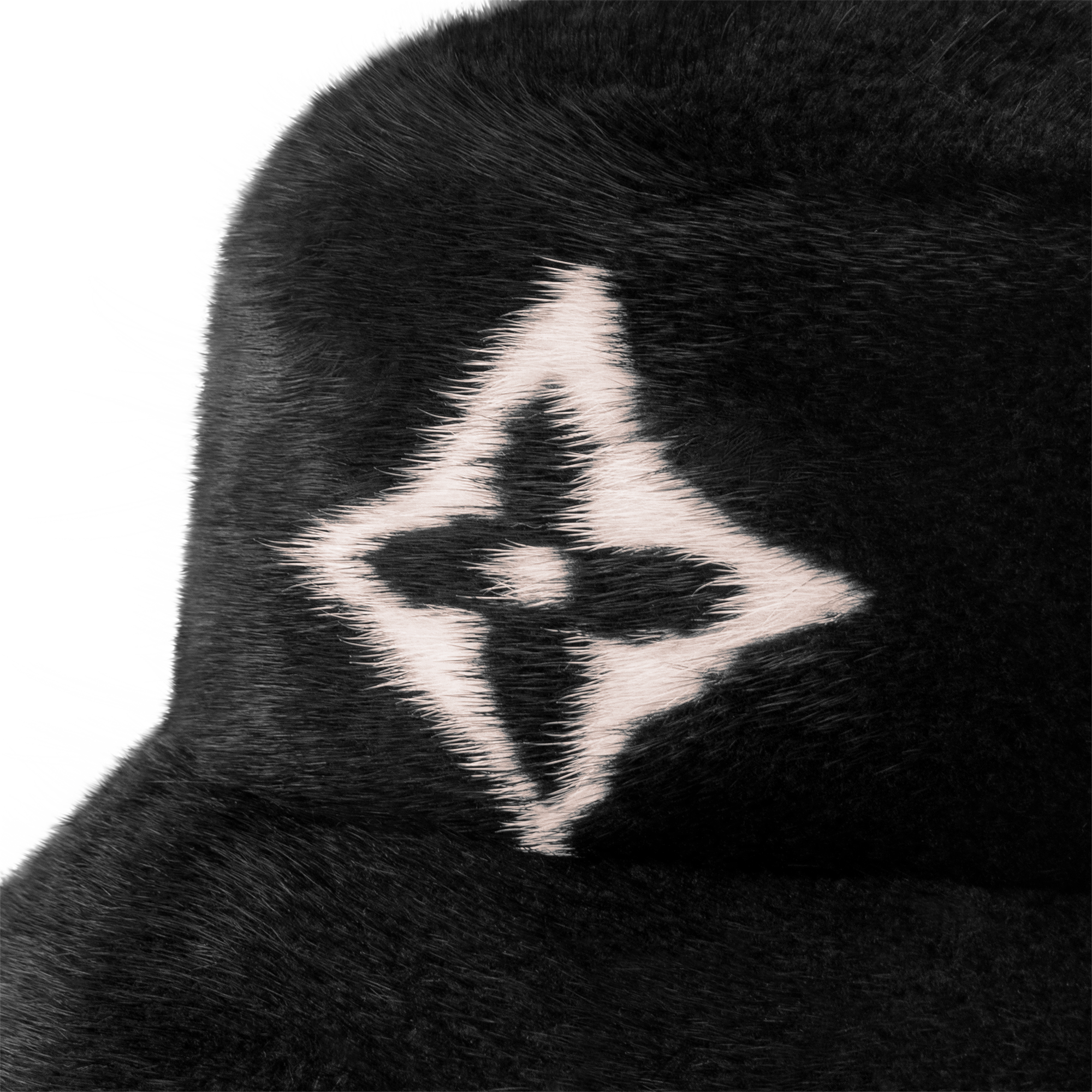 LV Cosy Mink Fur Bucket Hat S00 in Wanita