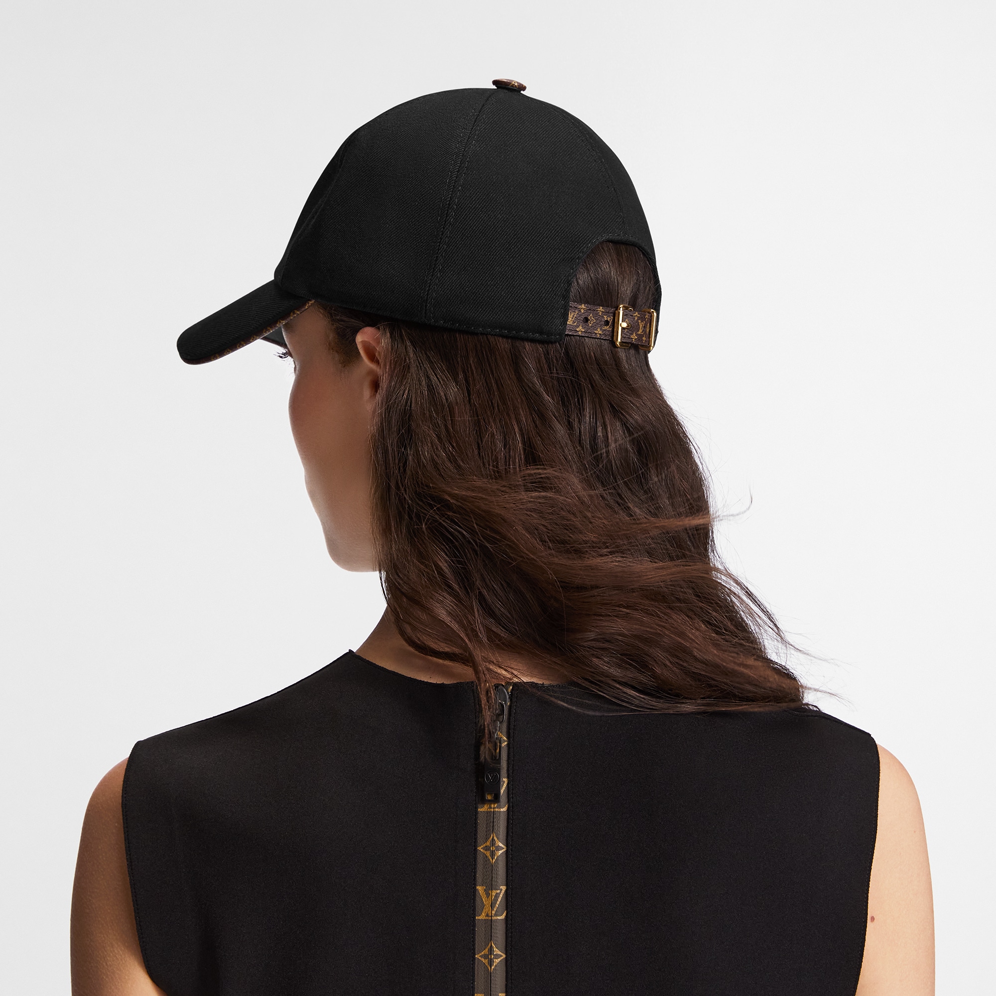 LV Day Cap S00 in Wanita