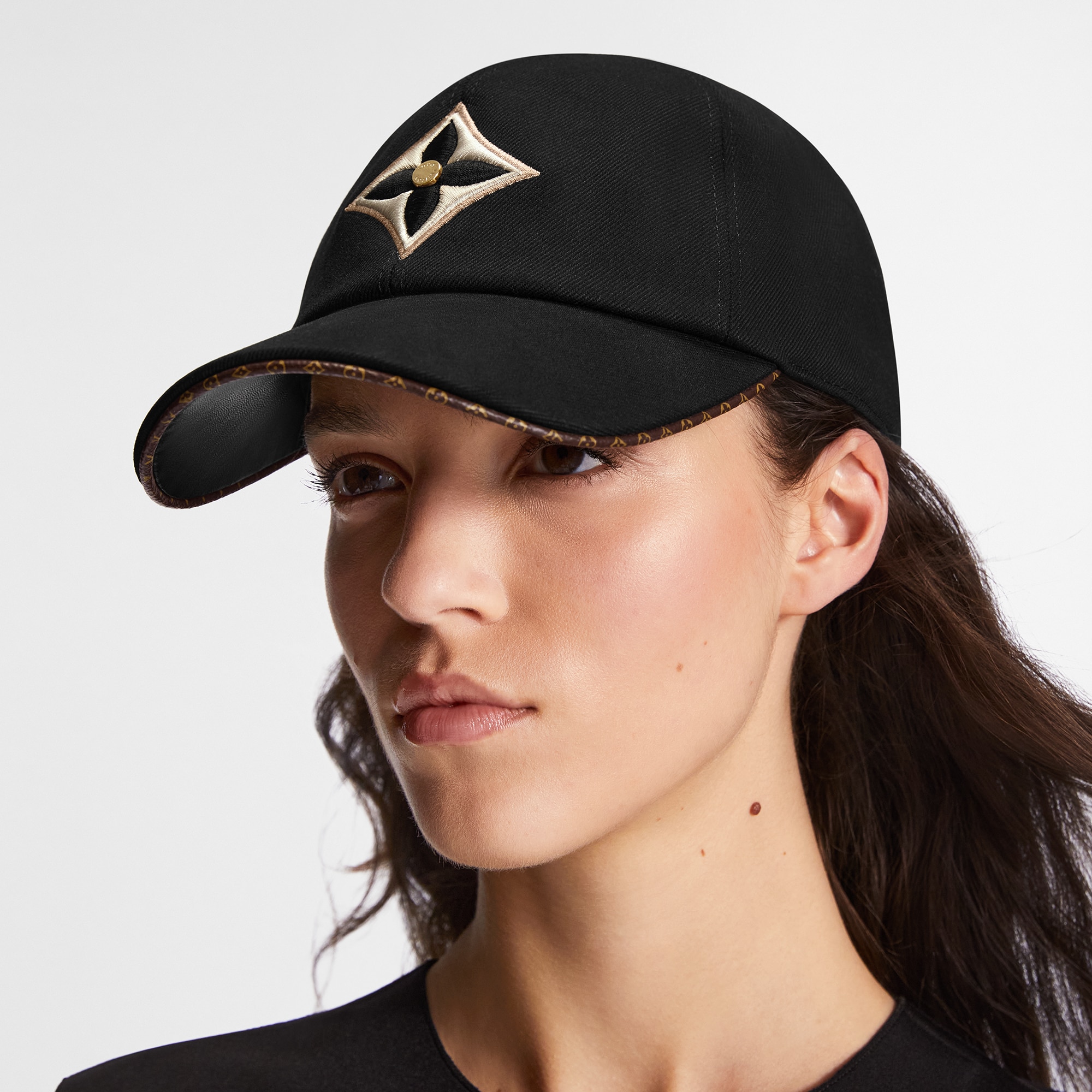 LV Day Cap S00 in Wanita