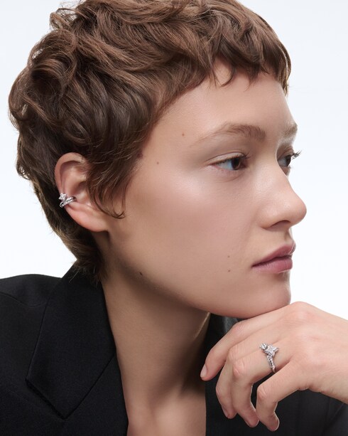 LV Diamonds Double Ring, Round Brilliant cut in Les Extraordinaires's Jewelry High Jewellery collections by Louis Vuitton