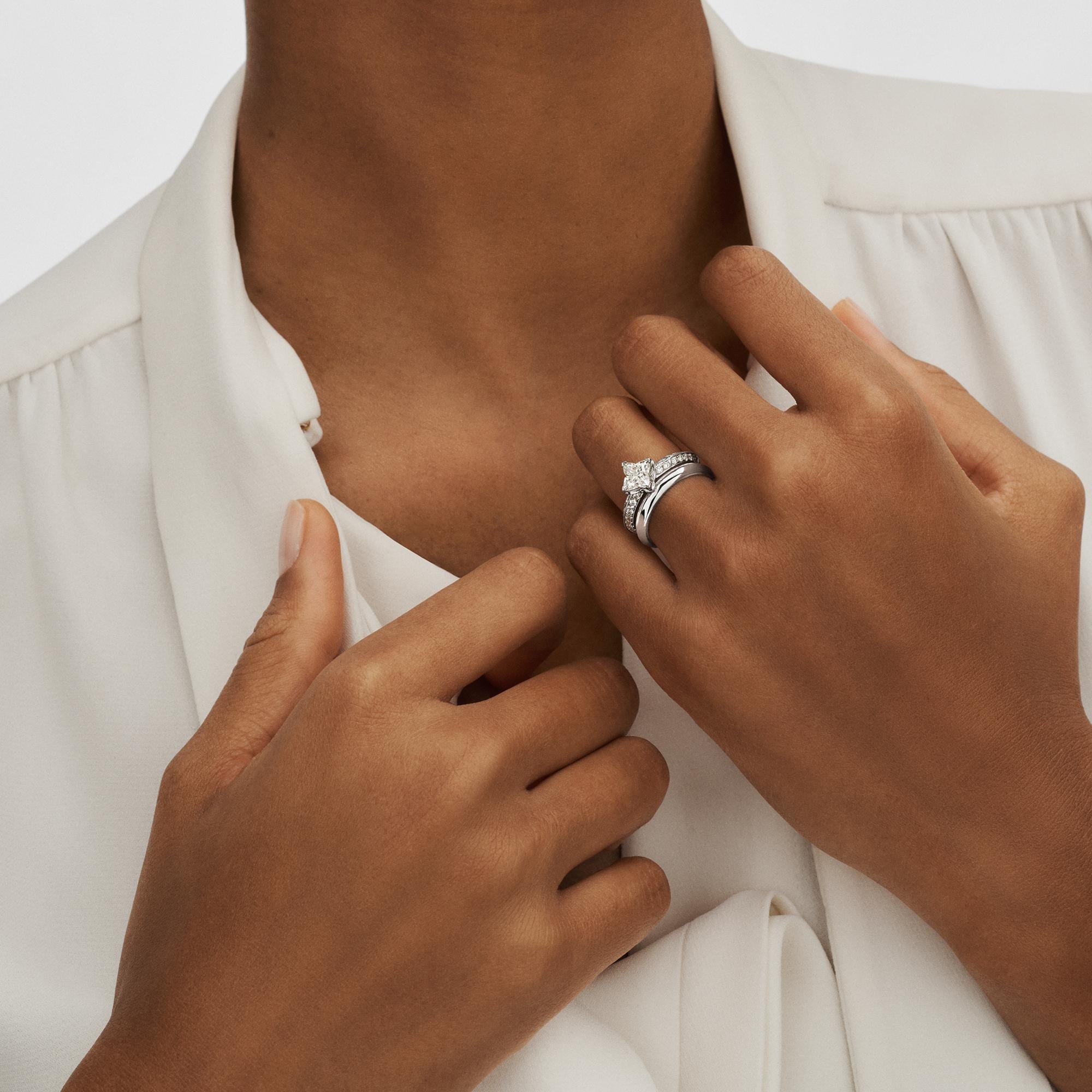 LV Diamonds Pavé Solitaire, LV Monogram Star cut  in Perhiasan