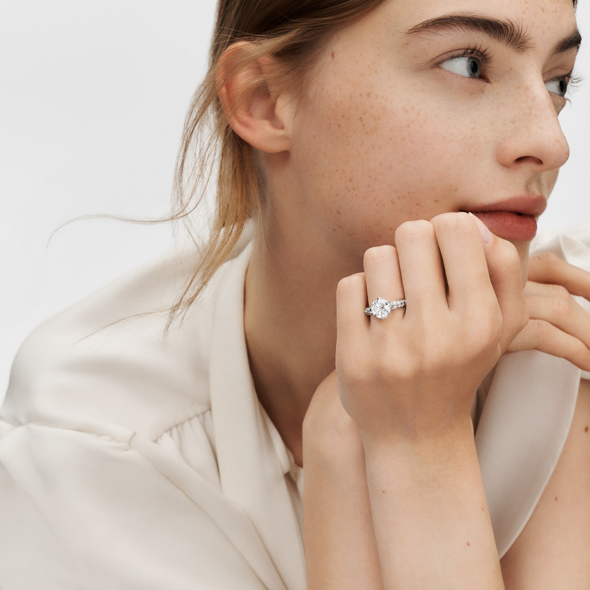 LV Diamonds Pavé Solitaire, Round Brilliant cut  in Perhiasan