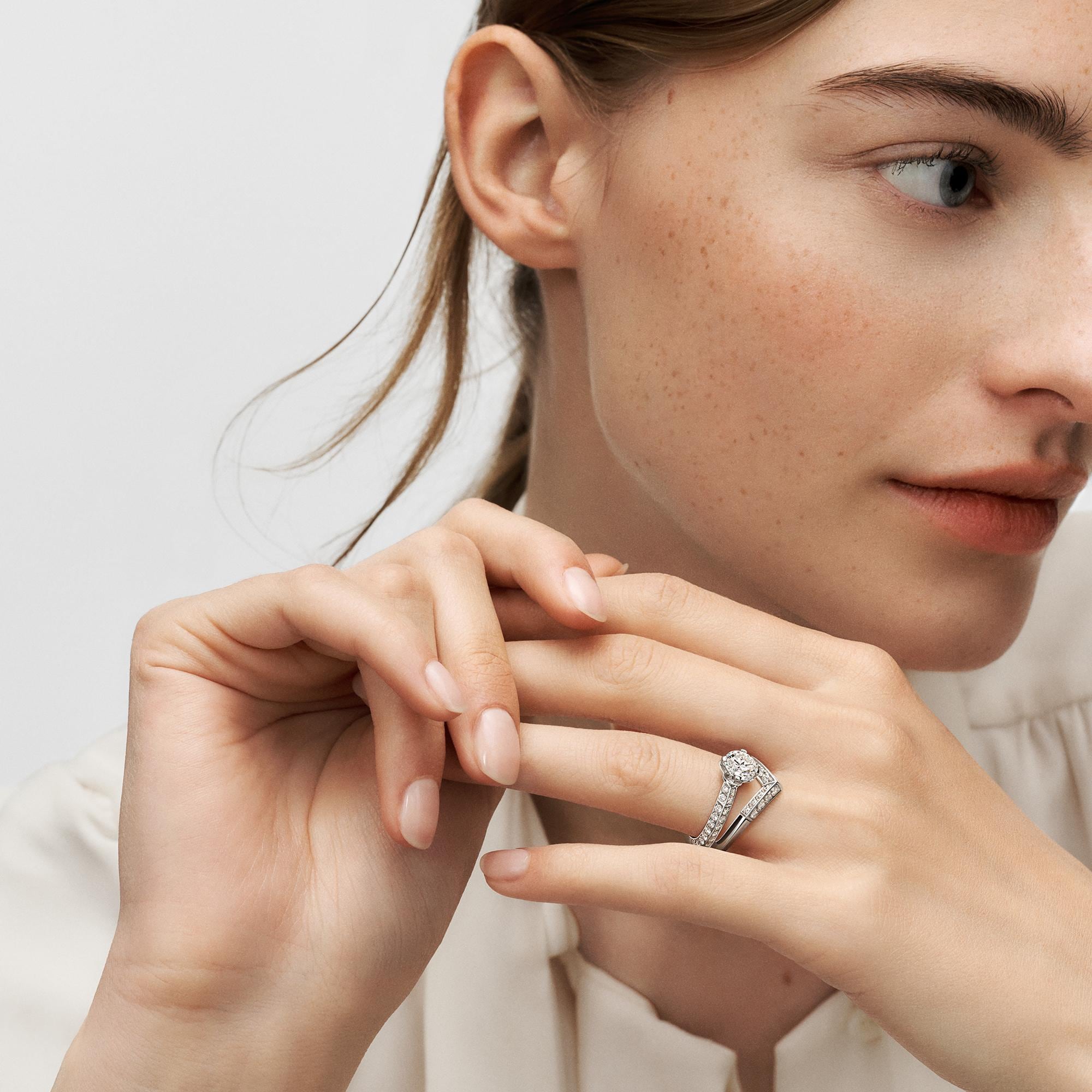 LV Diamonds Pavé Solitaire, Round Brilliant cut  in Perhiasan