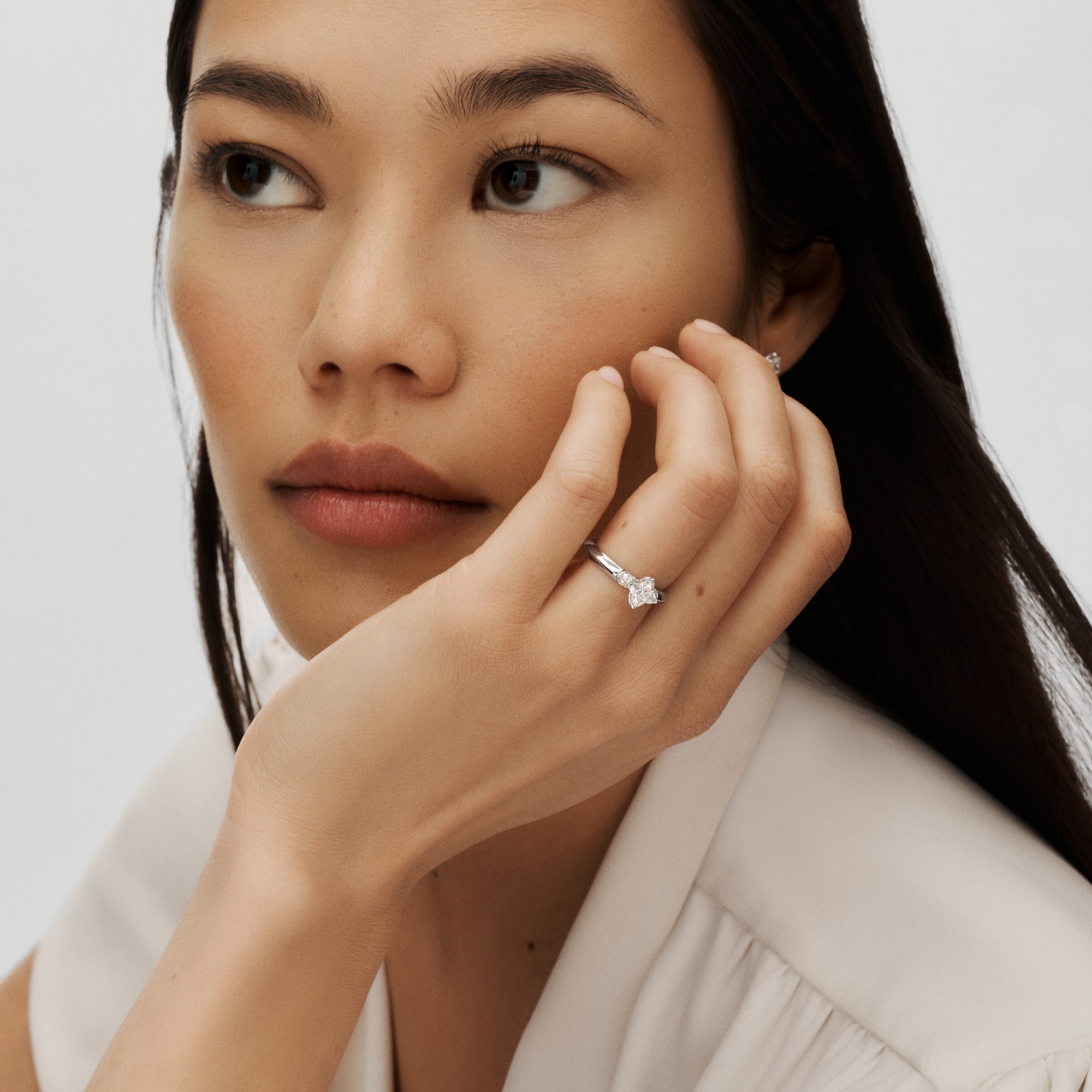 LV Diamonds Solitaire, LV Monogram Star cut  in Perhiasan