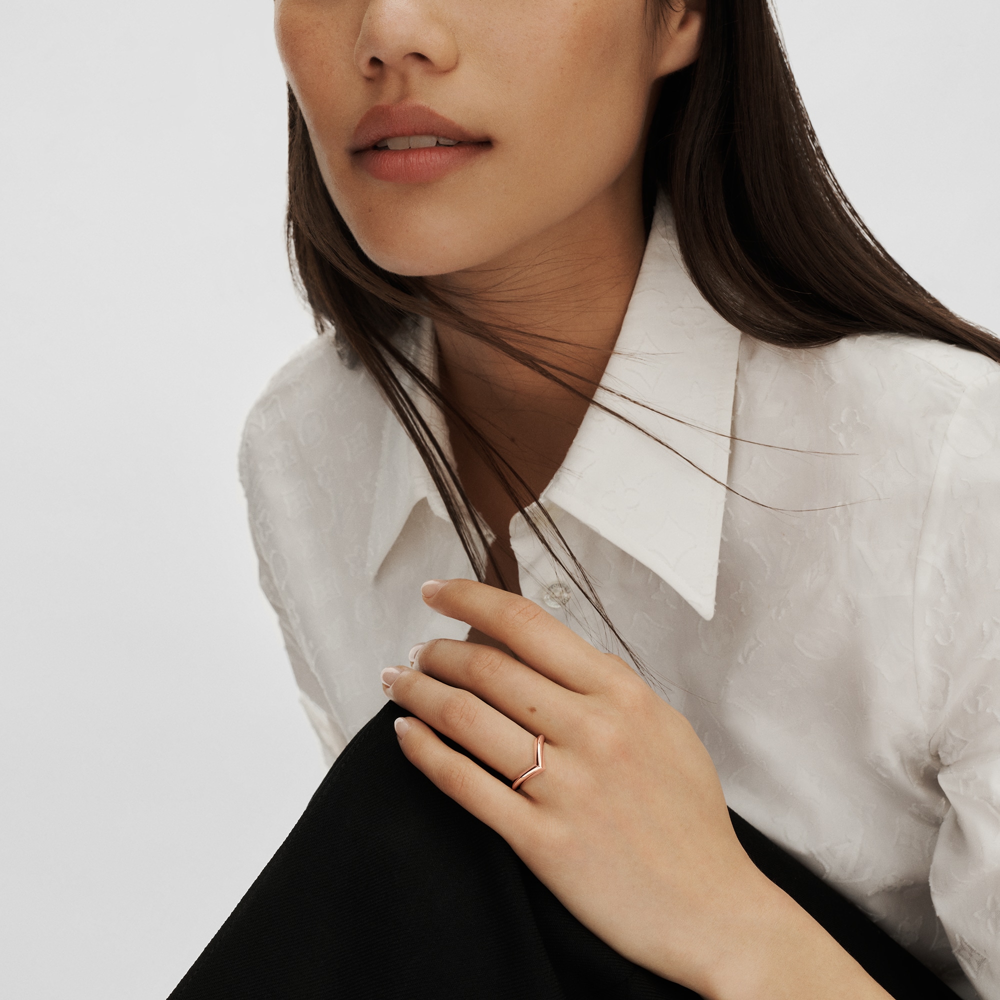 LV Diamonds V Ring, Pink Gold  in Perhiasan