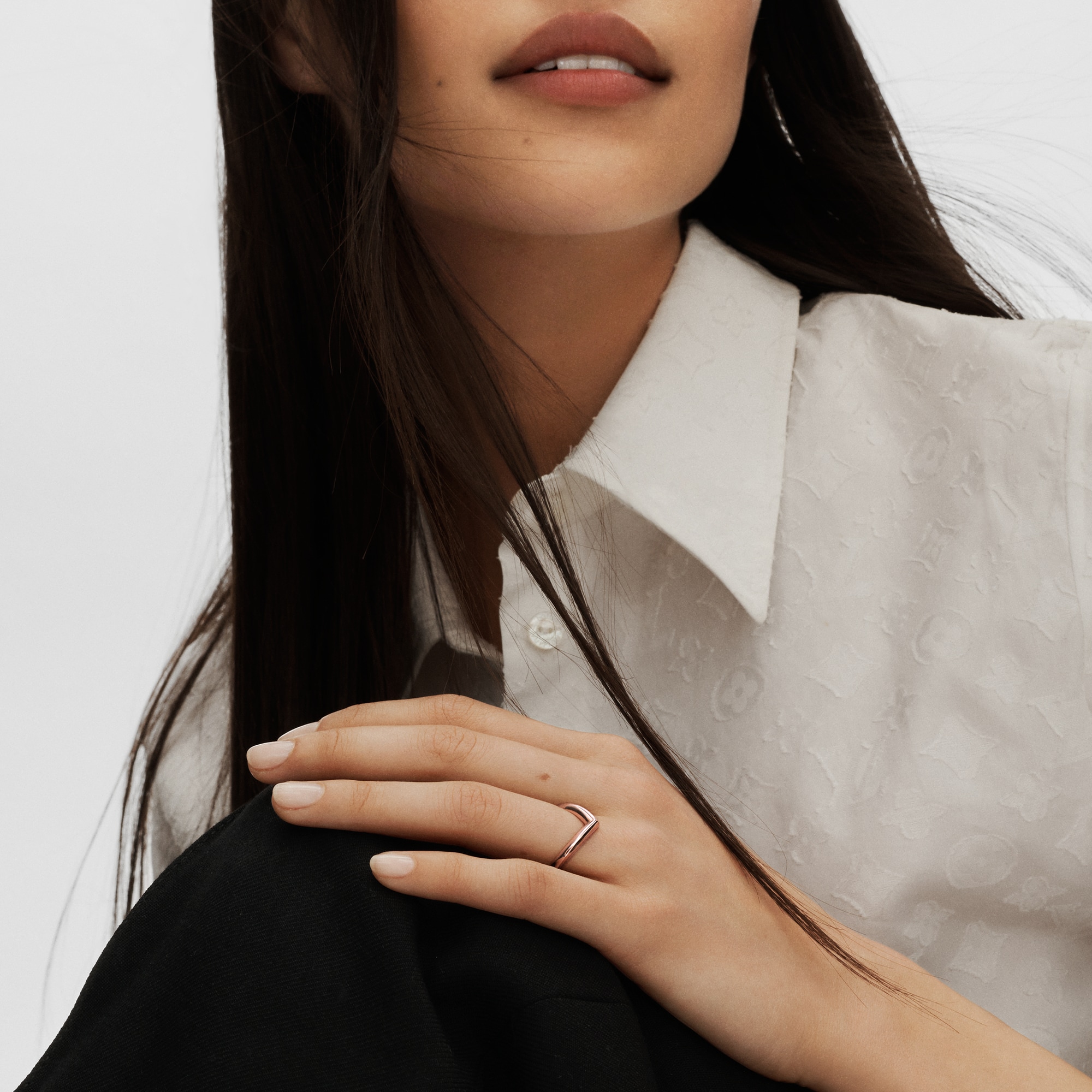 LV Diamonds V Ring, Pink Gold  in Perhiasan