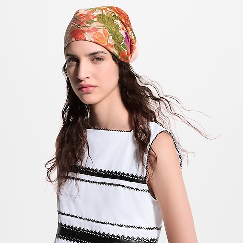 LV En Fleurs Square 90 . in Women's Accessories Silk Squares and Bandeaus collections by Louis Vuitton (Product zoom)