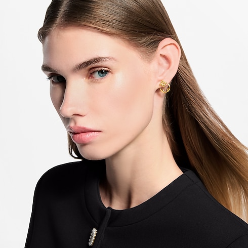 LV Flowergram Earrings worn view