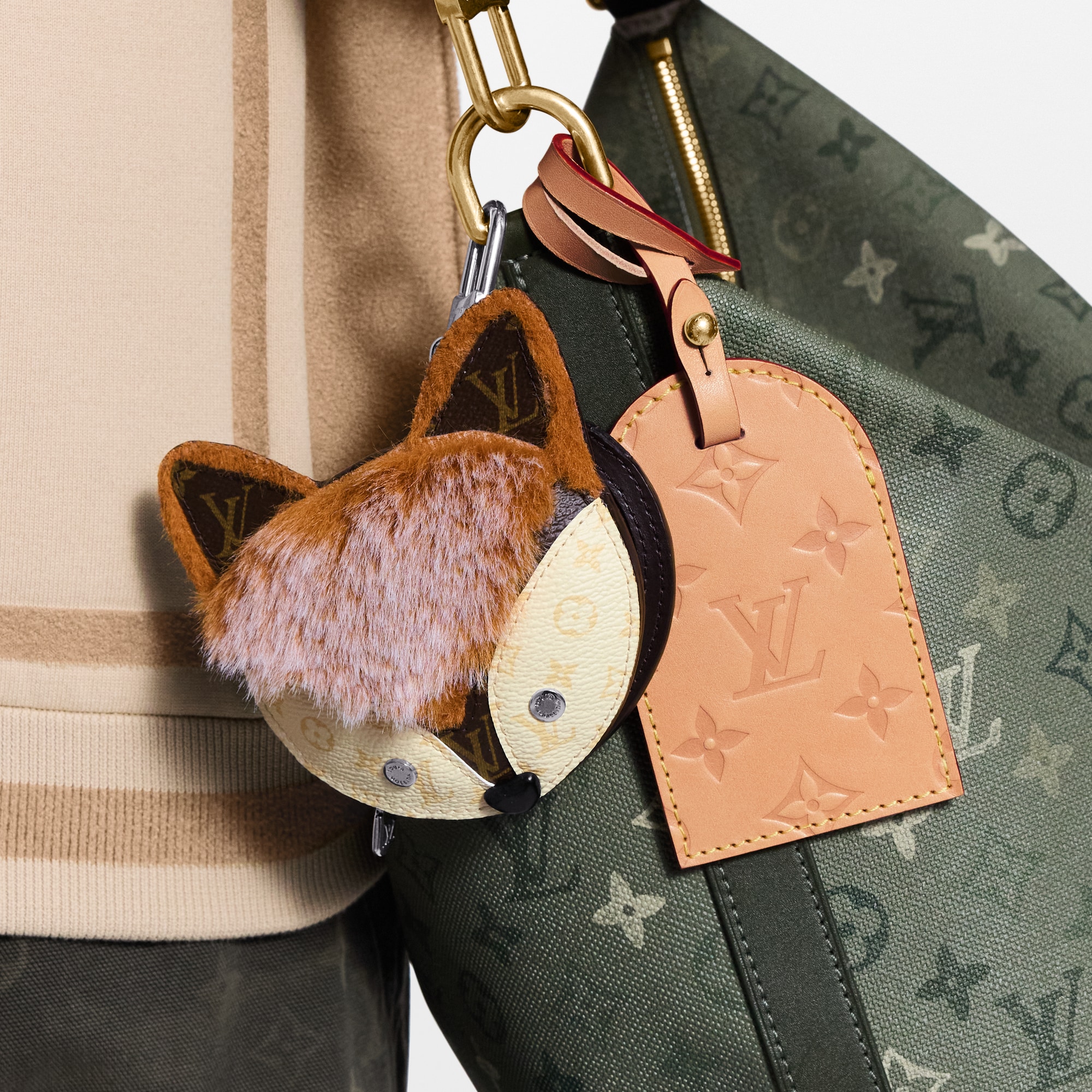 LV Fox Bag Charm S00 in Pria