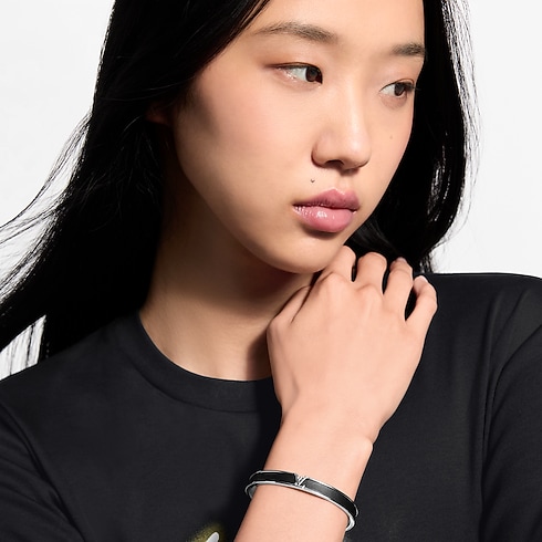 LV Initiales Bracelet . in Women's Fashion Jewelry Bracelets collections by Louis Vuitton (Product zoom)